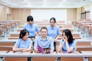 完善的国际高中课程