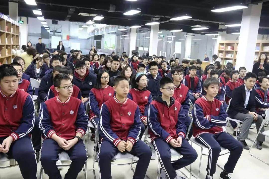南昌力迈学校多元高中，培养孩子成为自信的青年