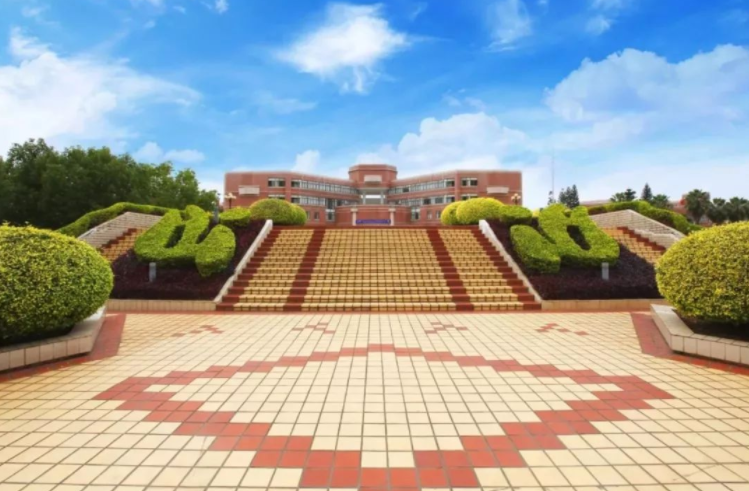 厦门英才学校国际教育中心招生入学