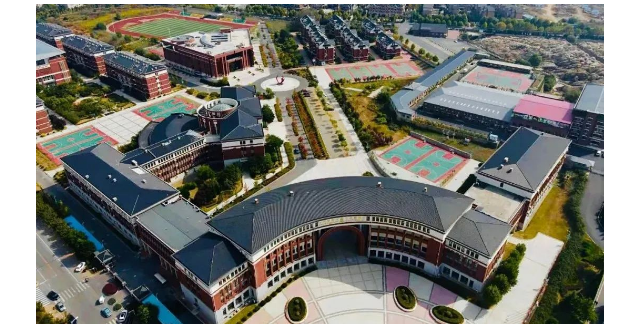 大连枫叶国际学校