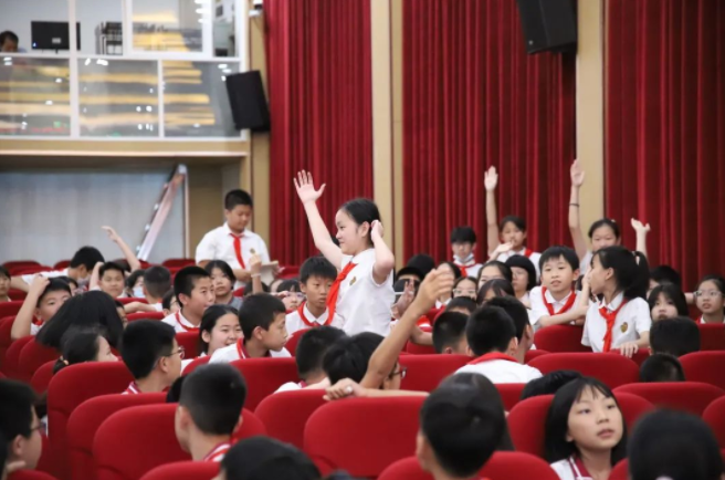 深圳市罗湖区华美外国语学校