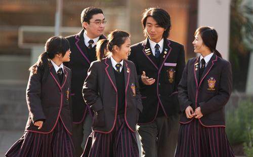 学生讨论